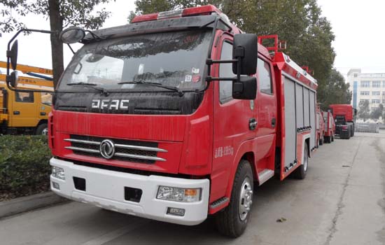 東風(fēng)多利卡3.5噸水罐(泡沫)消防車(國(guó)五)
